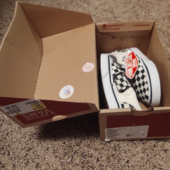 NIB Vans checkered toddler shoes - Picture 4 of 6